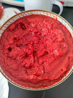 معجون الطماطم المعلب مع 4 غرام من السكر