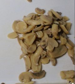 284g Agaricus Bisporus شرائح الفطر / قطع وينبع في العلب