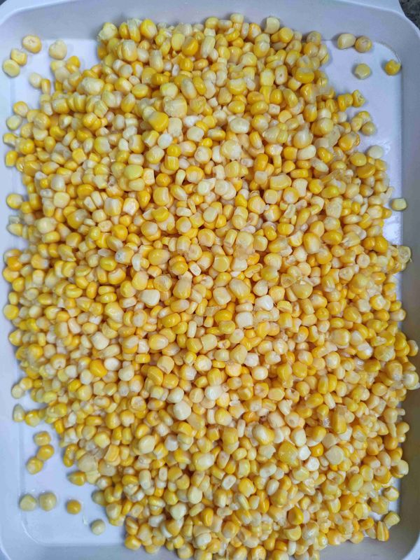 Store Canned Sweet Corn Safely with Easy Open Lid in Cool and Dry Environment