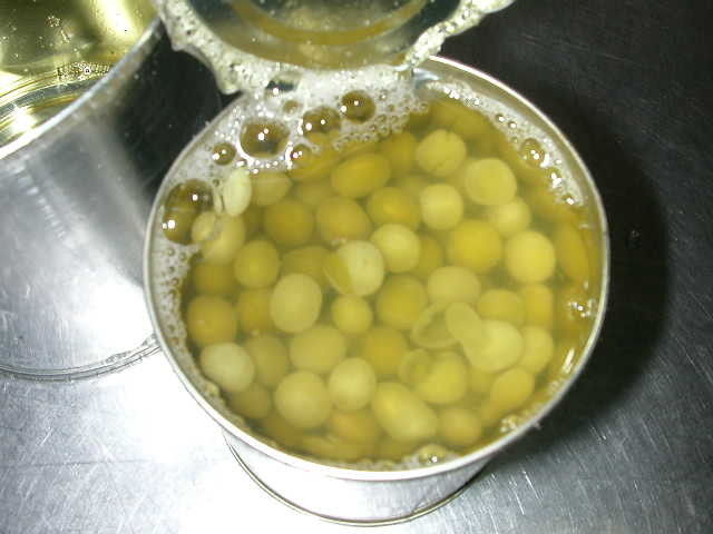 طعم طازج وناعم بازلاء خضراء معلبة بغطاء سهل الفتح تلبي لوائح سلامة الغذاء