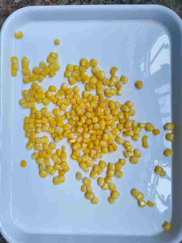 الذرة الحلوة المعلبة جاهزة للأكل ومثالية لأي طبق