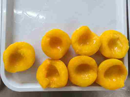 موسم يوليو-أغسطس من الخوخ الأصفر المعلب لمحصول يونيو-أغسطس من البلد